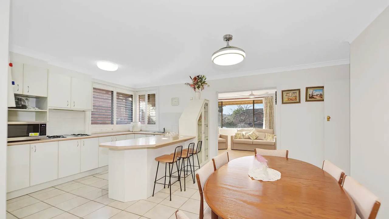 Furnished room in a share house