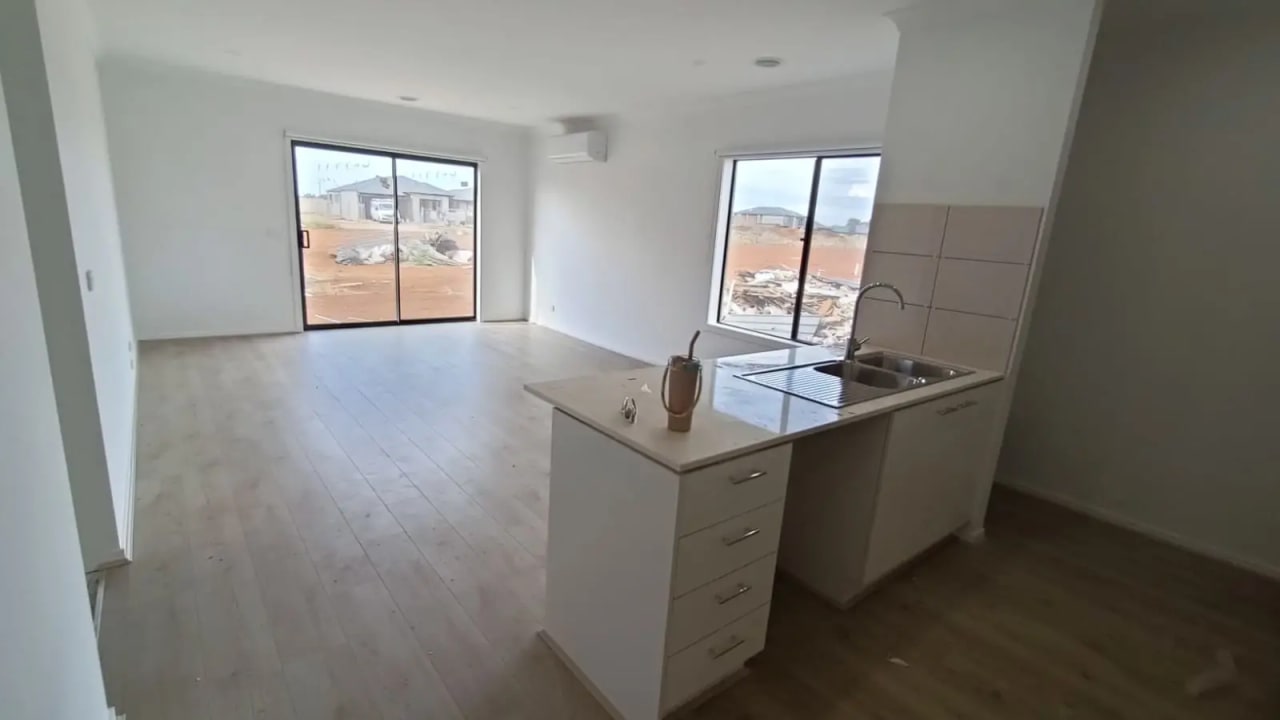 Whole property with 4 rooms for rent