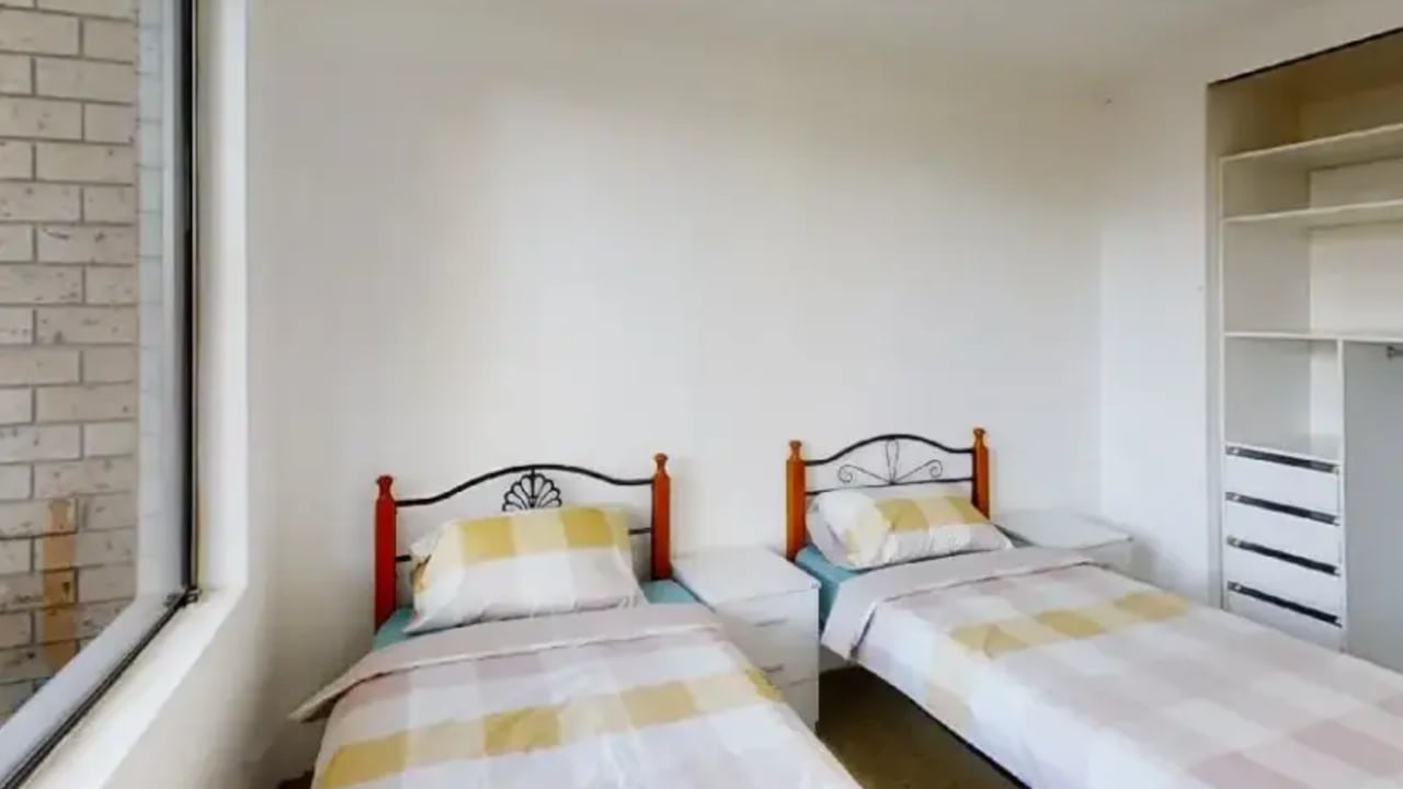 Furnished room in a flatshare