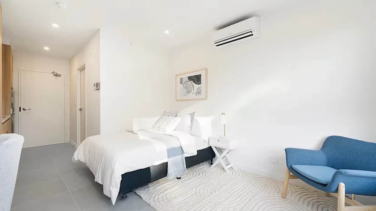 Room studio flat for rent