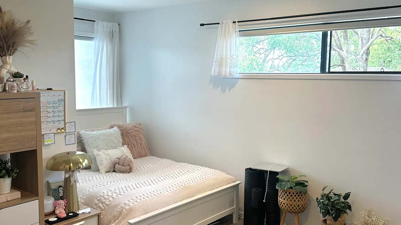 Unfurnished room in a share house