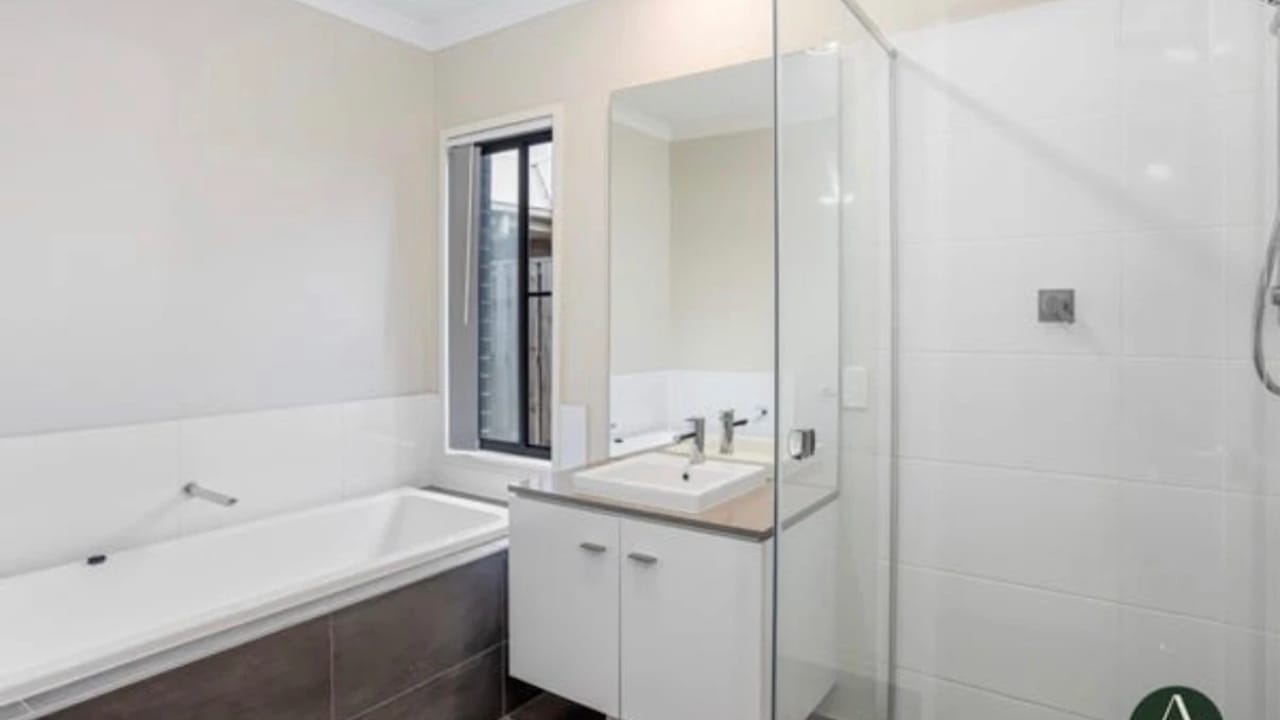 Unfurnished room with own bathroom