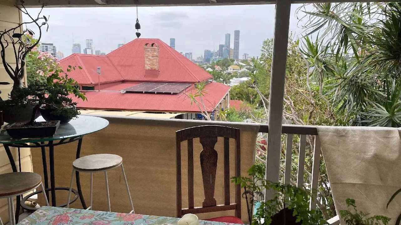 Room in a share house