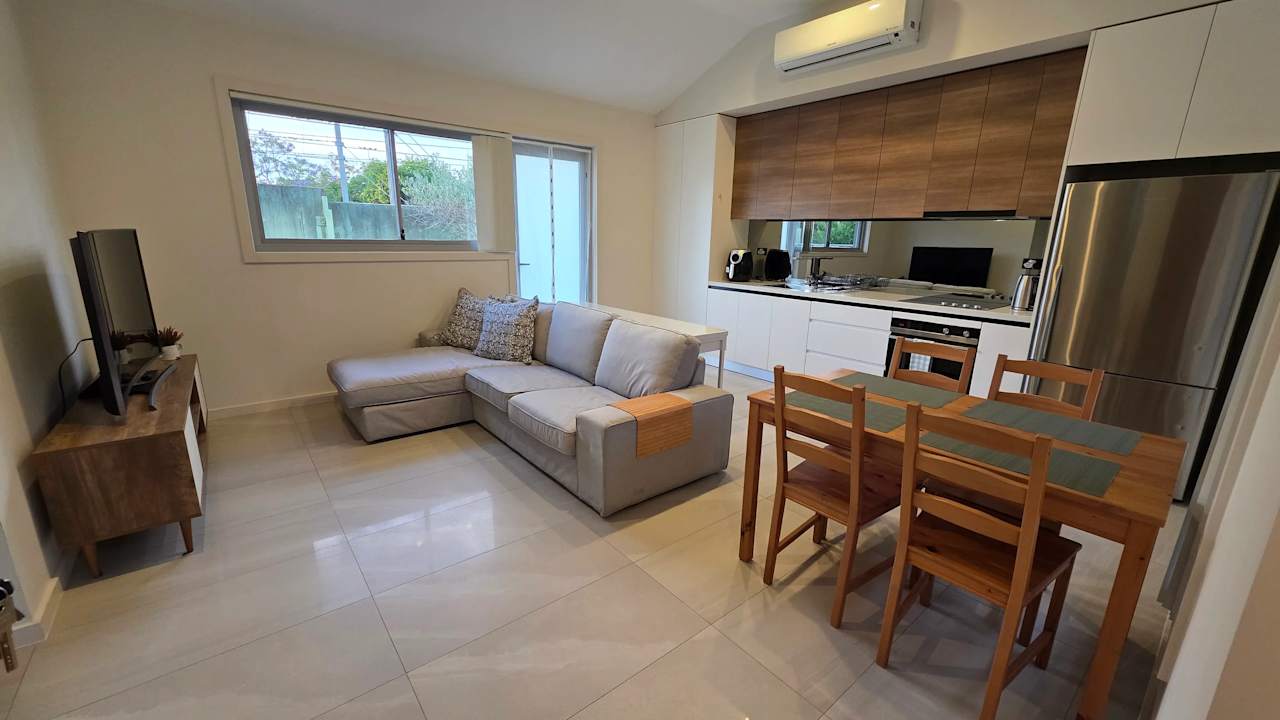 Room in a share house