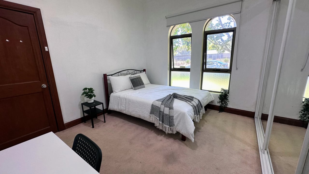 Furnished room in a share house