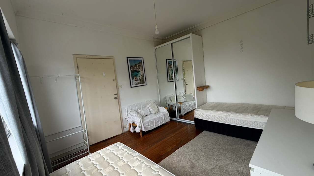 Whole property with 2 rooms for rent