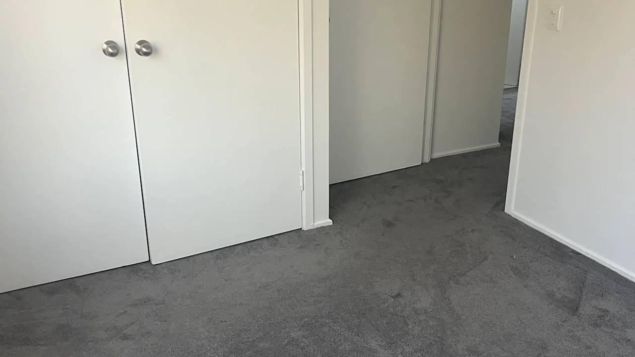 Unfurnished room in a flatshare