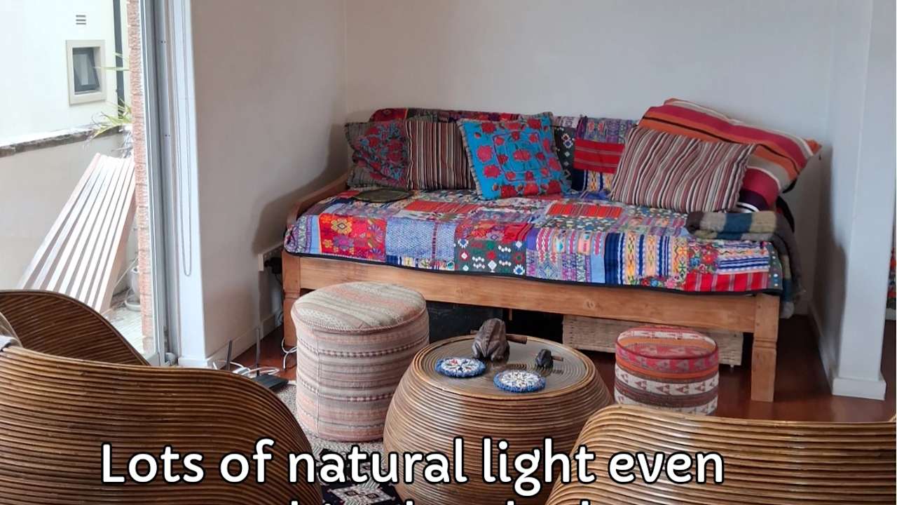 Furnished room in a flatshare