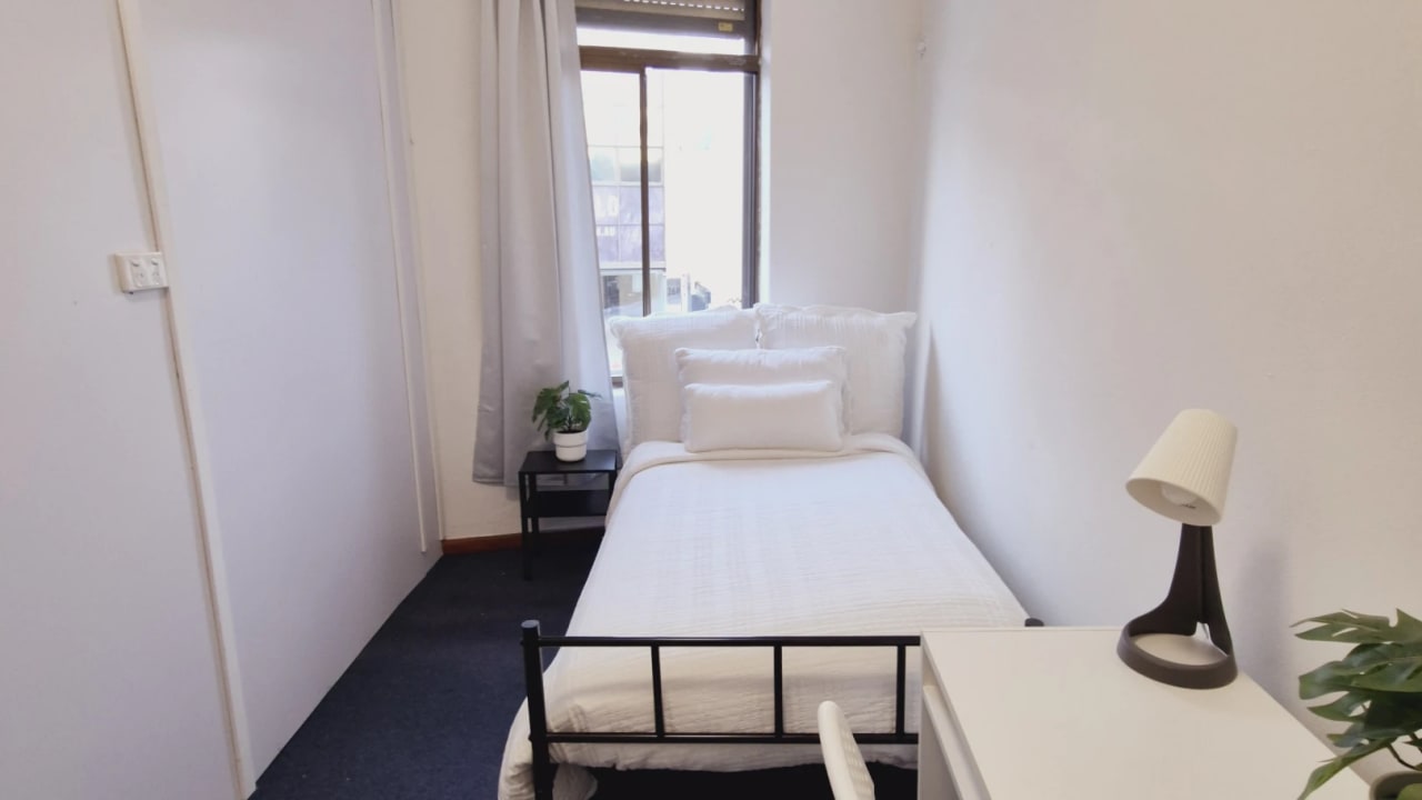 Furnished room in a share house