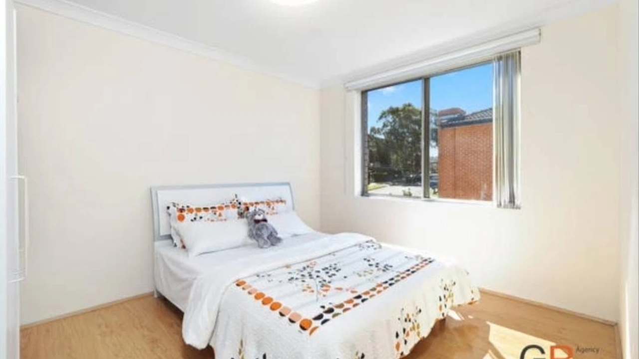 Whole property with 2 rooms for rent