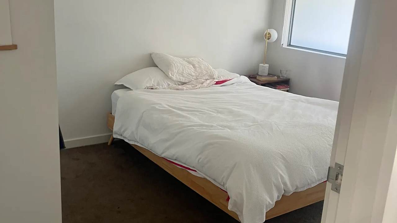 Unfurnished room in a flatshare