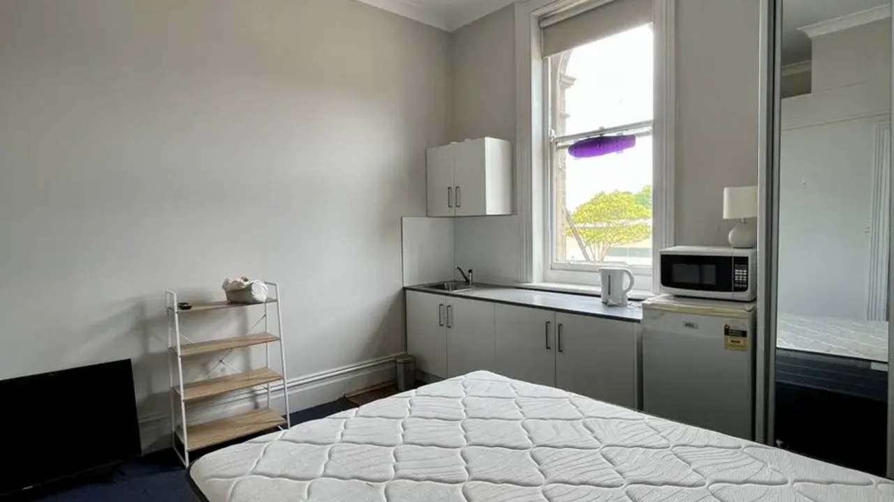 Furnished room studio flat for rent