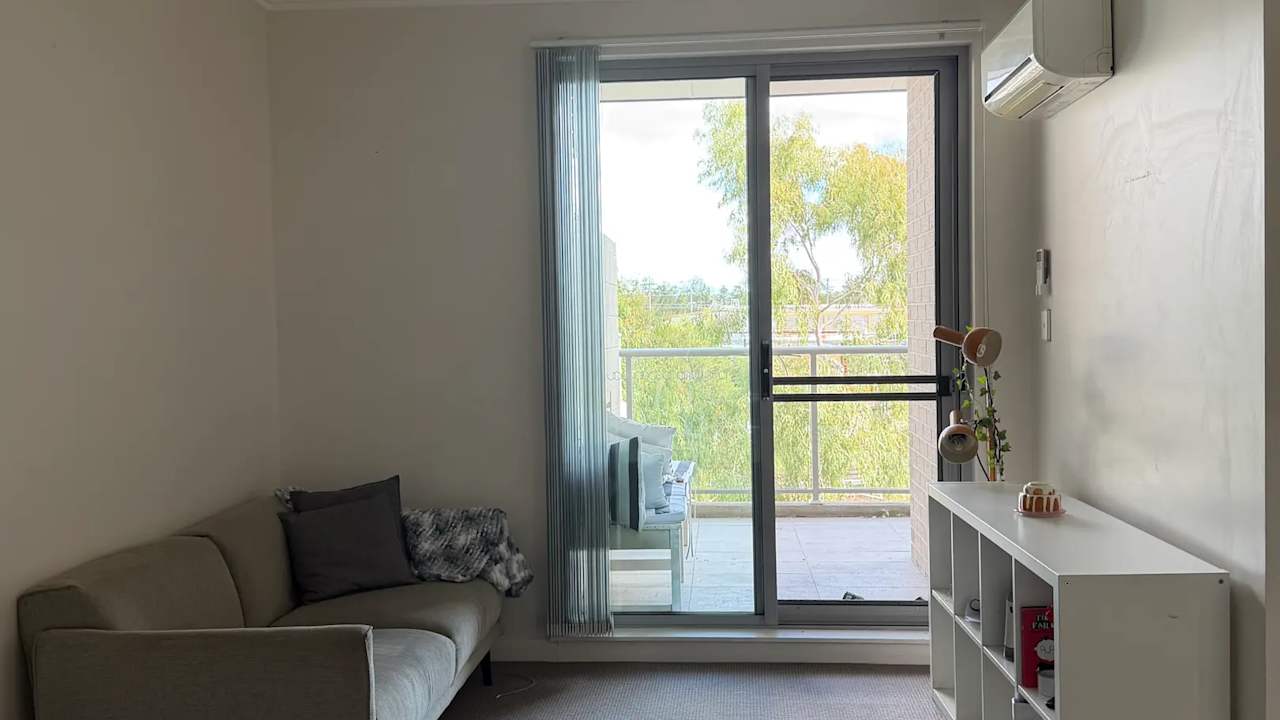 Furnished room in a flatshare