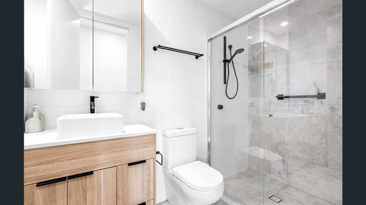 Room with ensuite in a flatshare