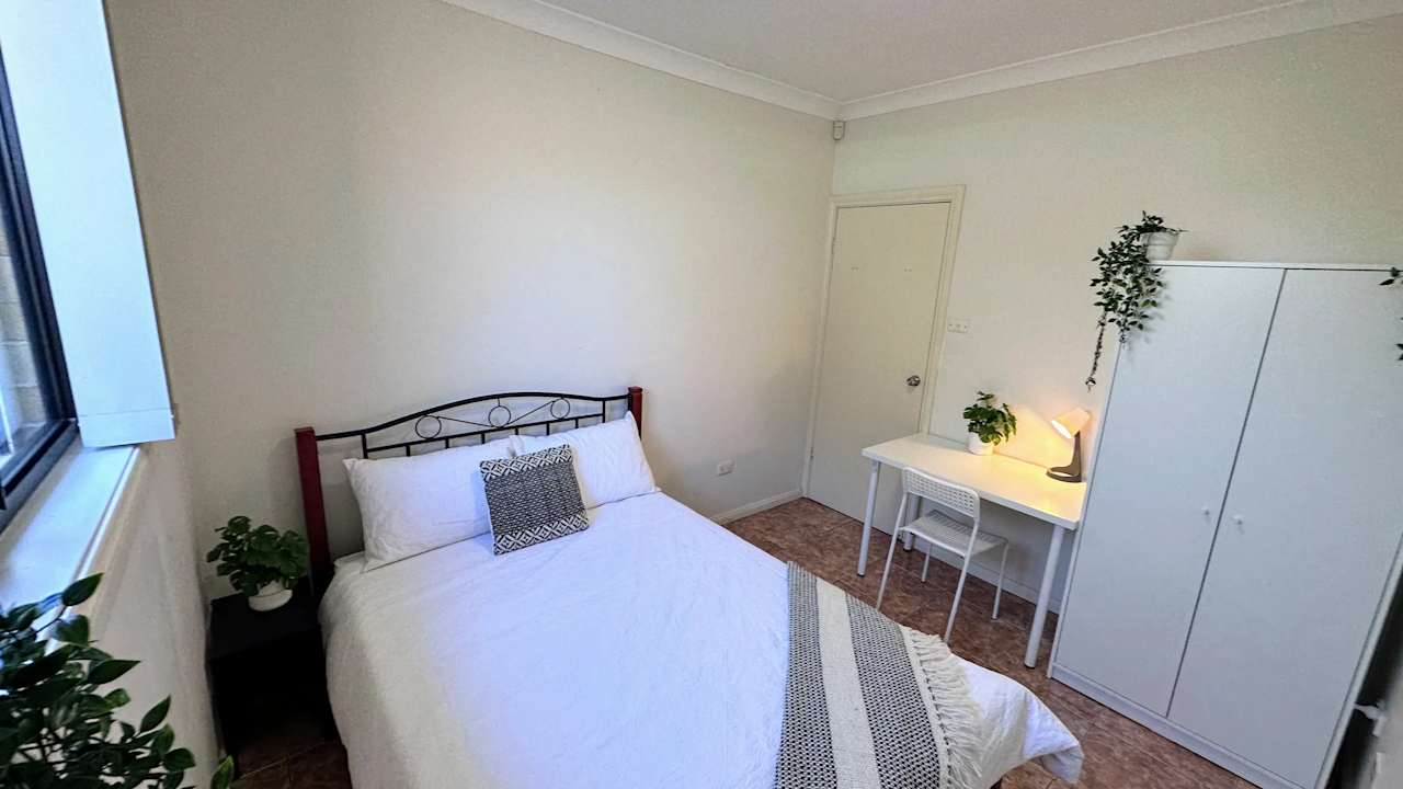 Furnished room in a share house