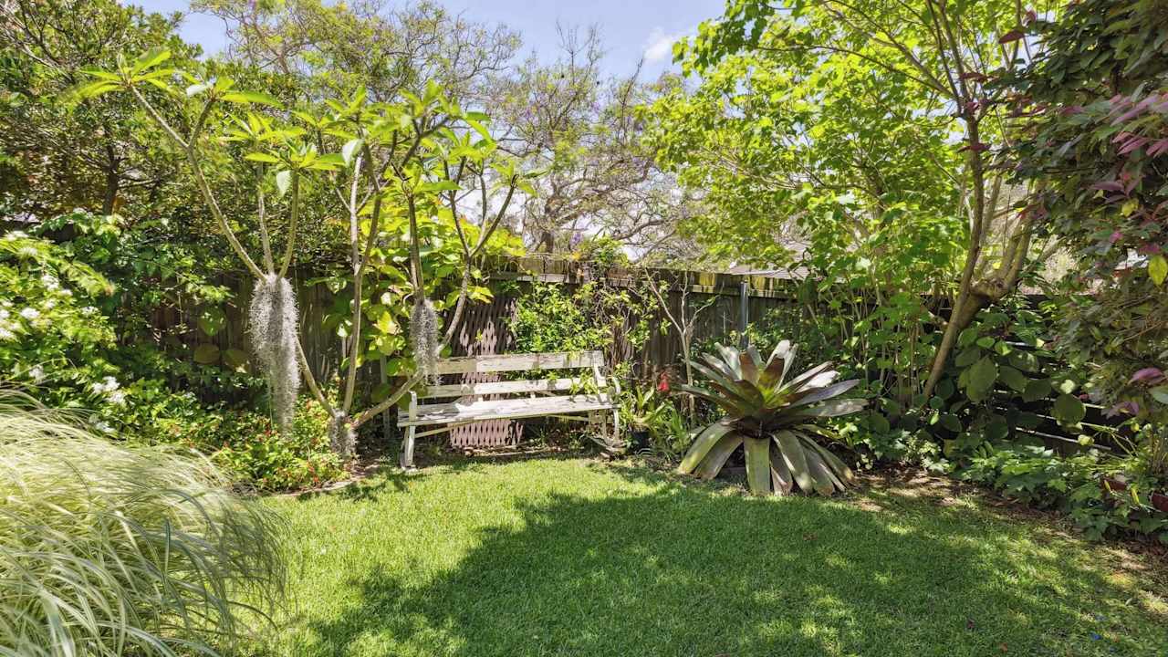 Whole property with 2 rooms for rent