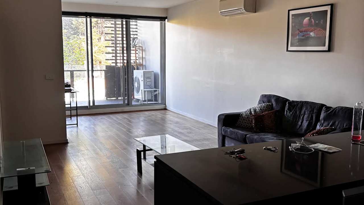 Unfurnished room with ensuite in a flatshare