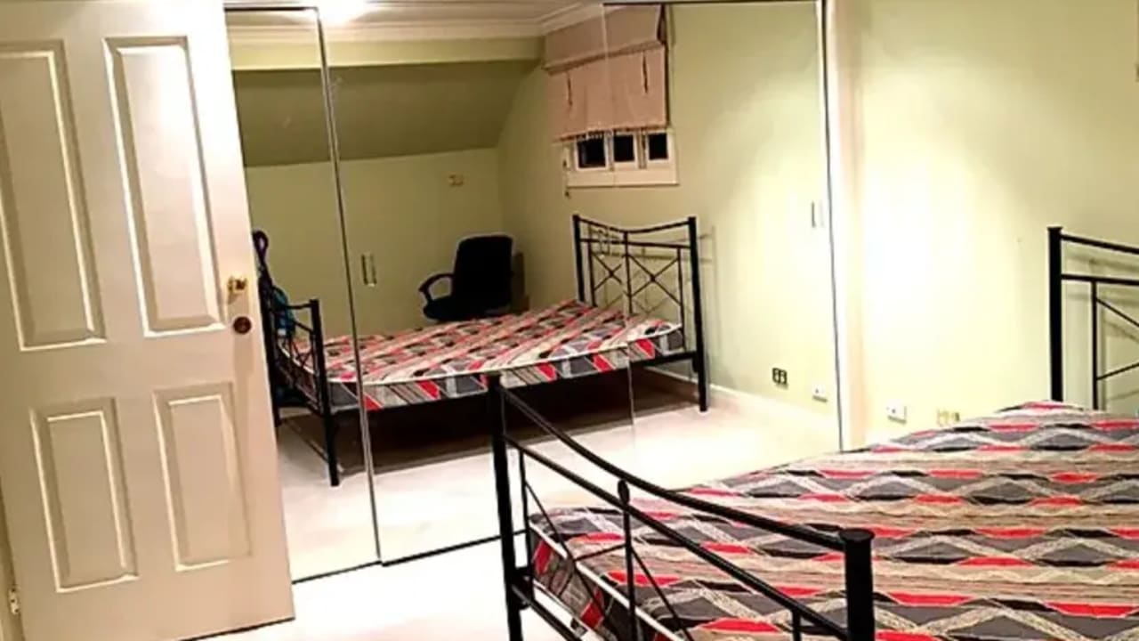 Furnished room in a share house