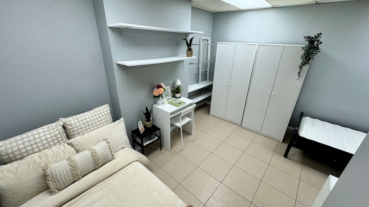 Furnished room in a share house