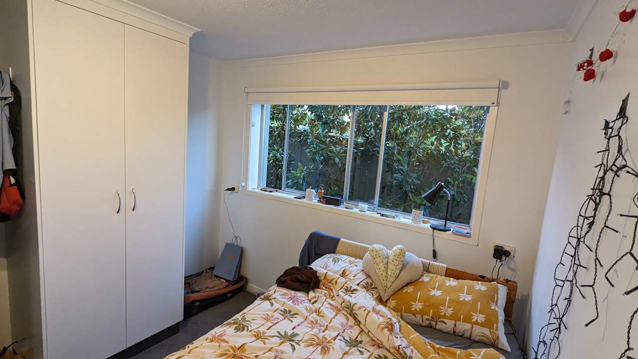 Room in a share house