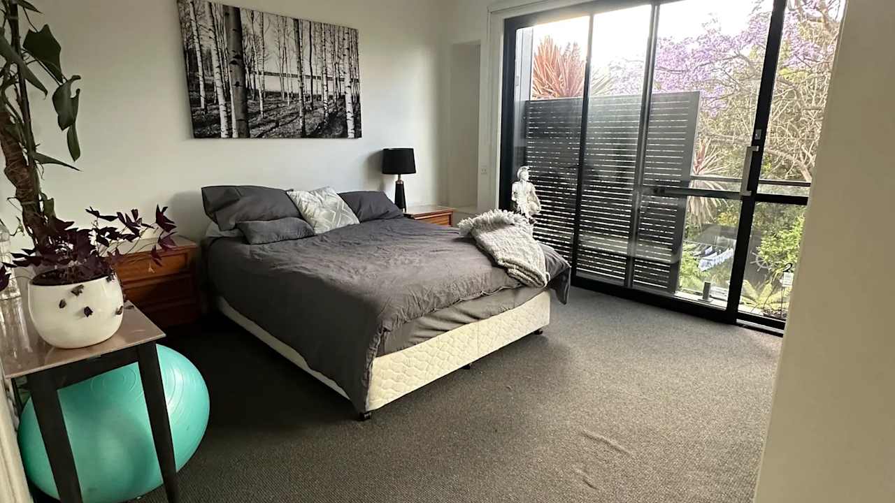 Furnished room with own bathroom