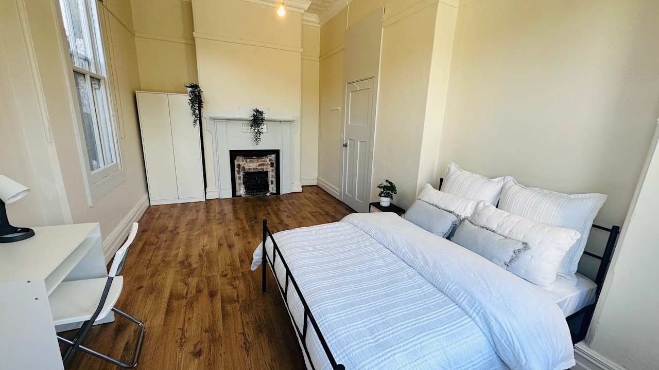 Furnished room in a share house
