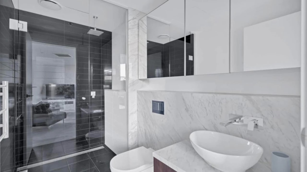 Furnished room with own bathroom