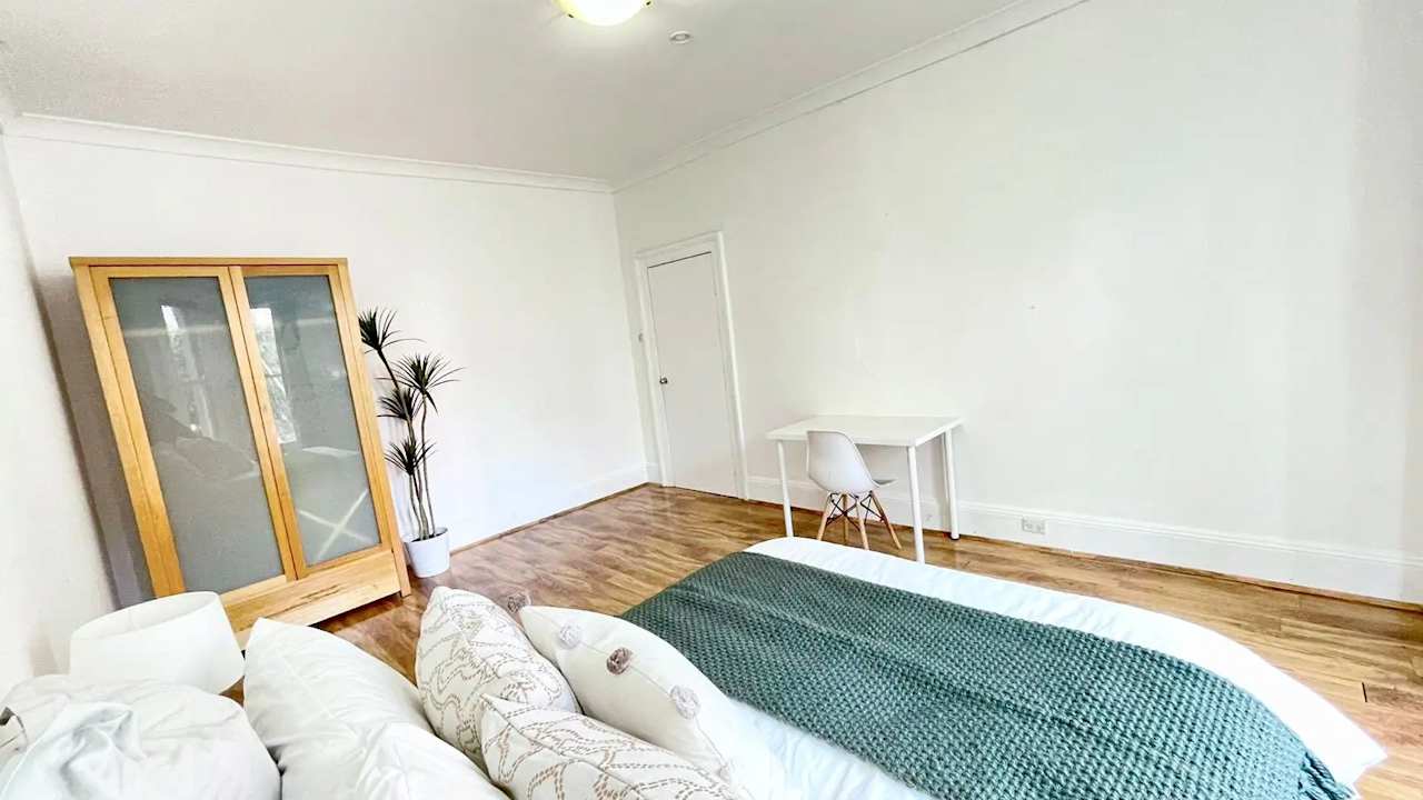 Room in a share house