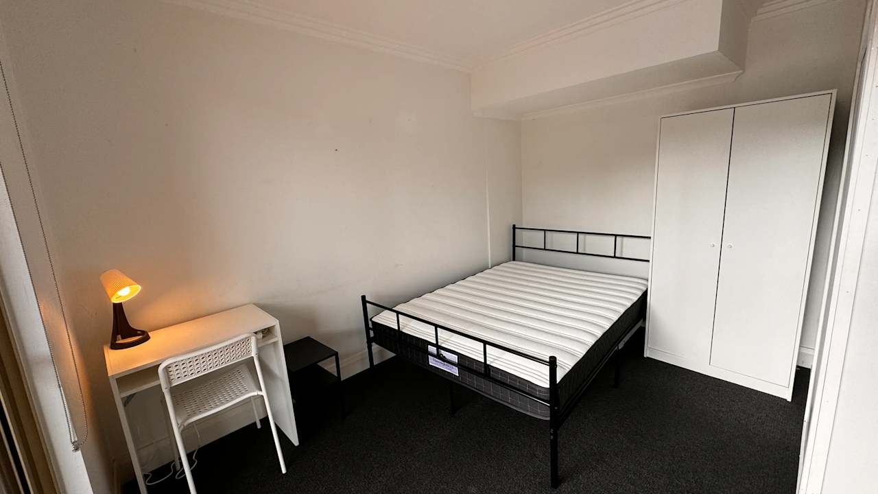 Whole property with 2 rooms for rent