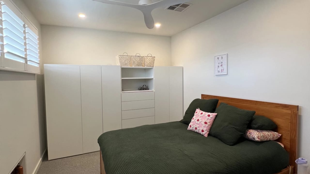 Room in a share house