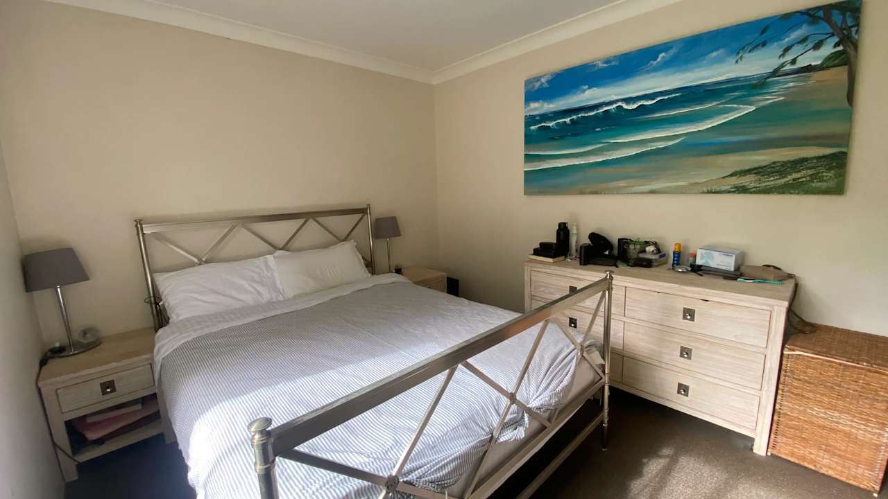 Furnished room in a flatshare