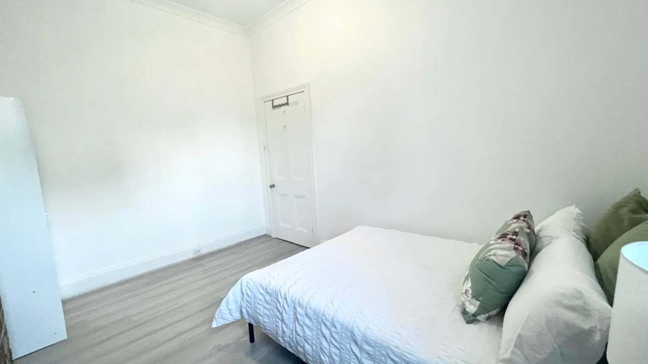 Room in a share house