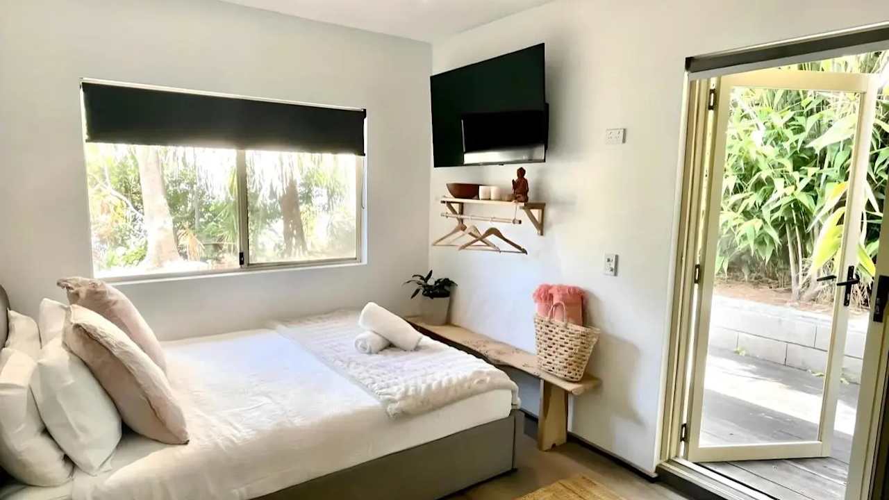 Furnished room studio flat for rent