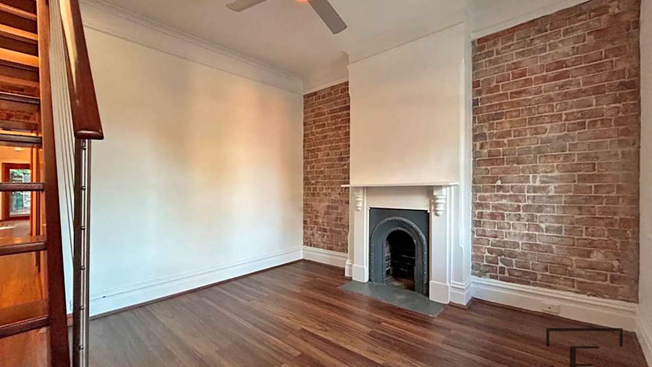 Whole property with 1 room for rent