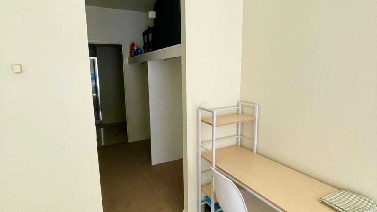 Furnished room with ensuite in a flatshare