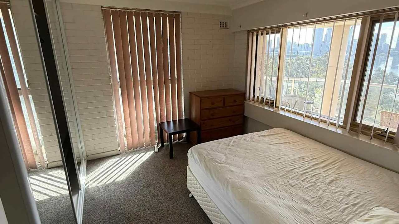 Furnished room in a flatshare
