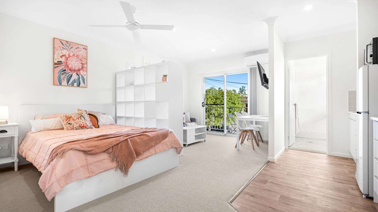 Furnished room studio flat for rent