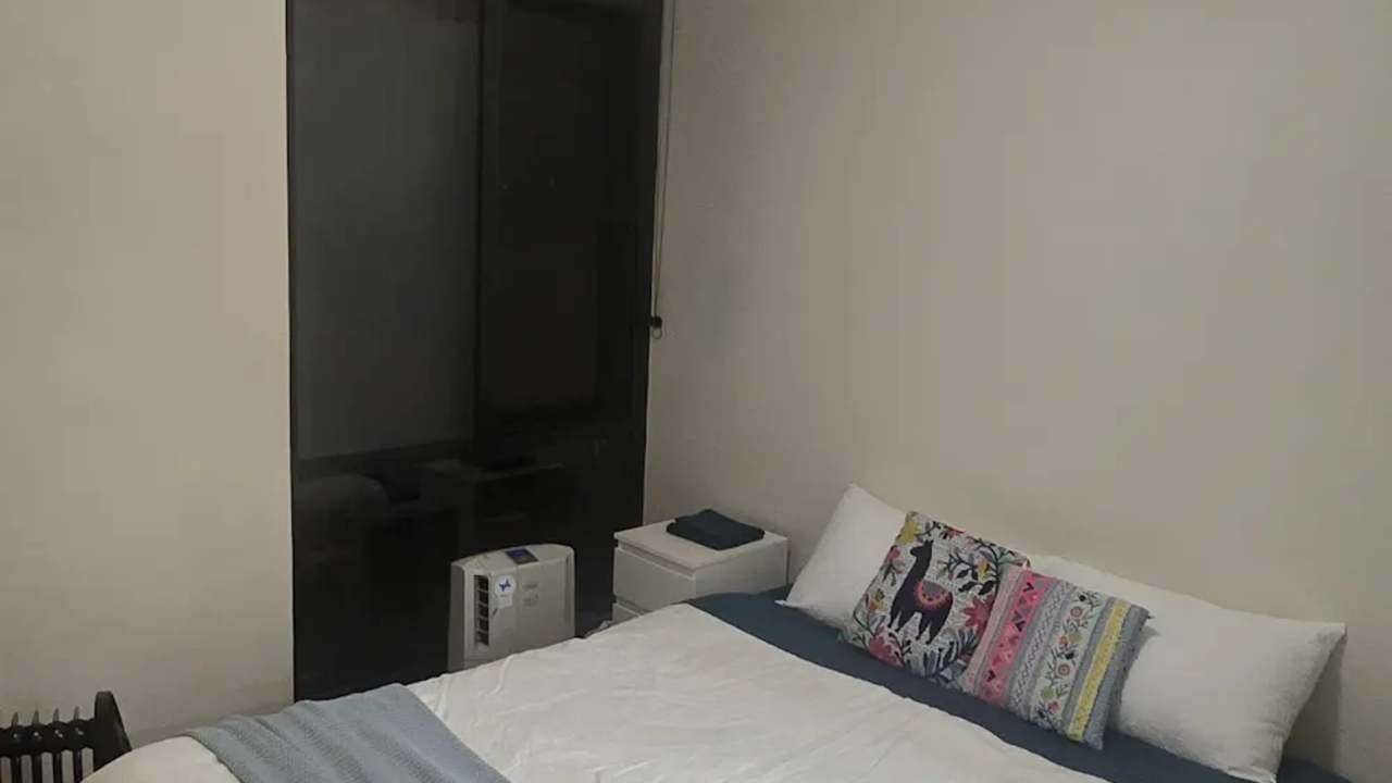 Furnished room in a flatshare
