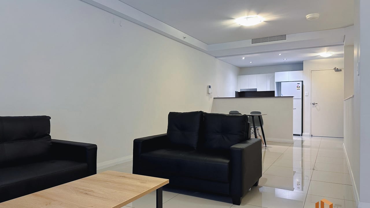 Furnished room with ensuite in a flatshare