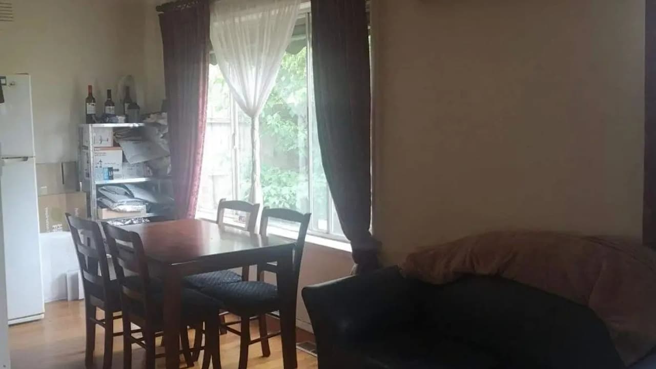 Room in a share house