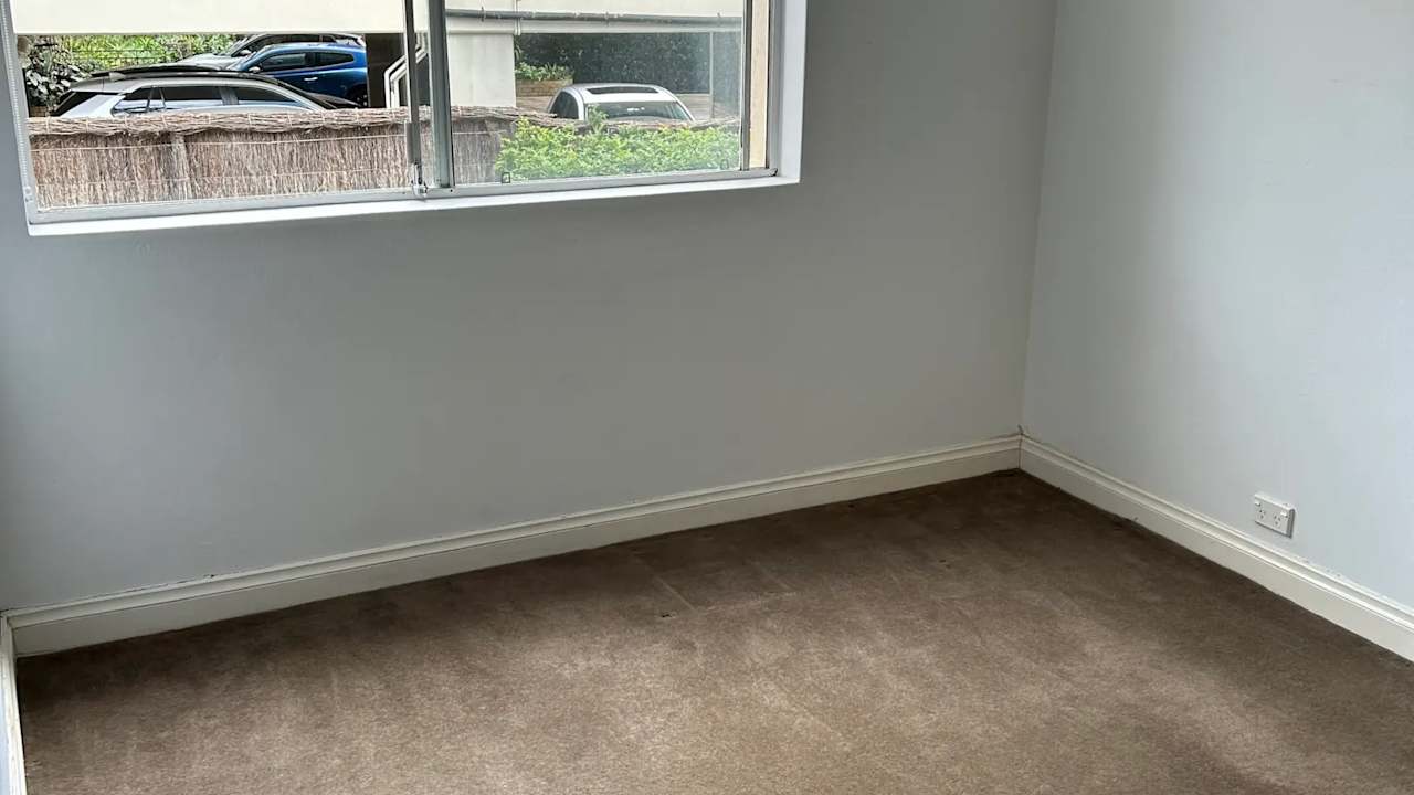 Unfurnished room in a flatshare