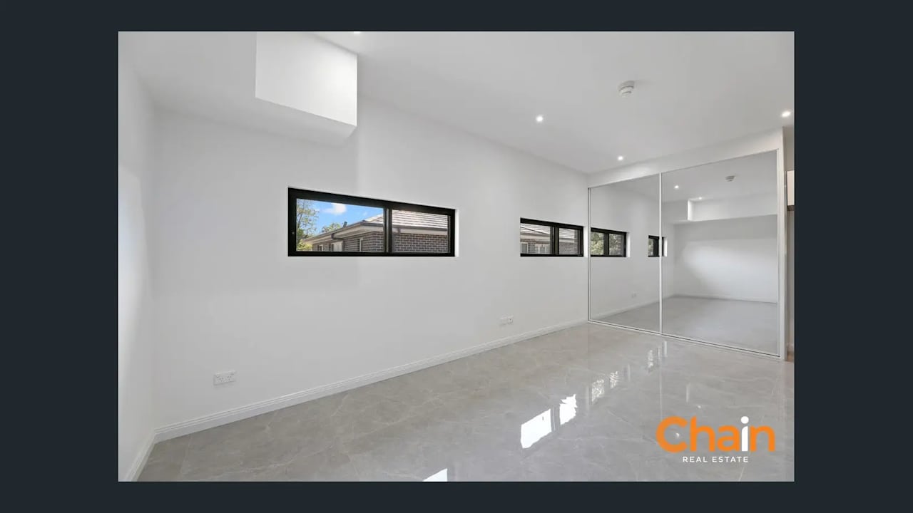 Unfurnished room studio flat for rent