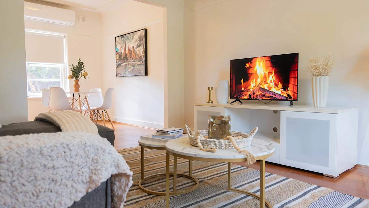 Furnished room in a flatshare