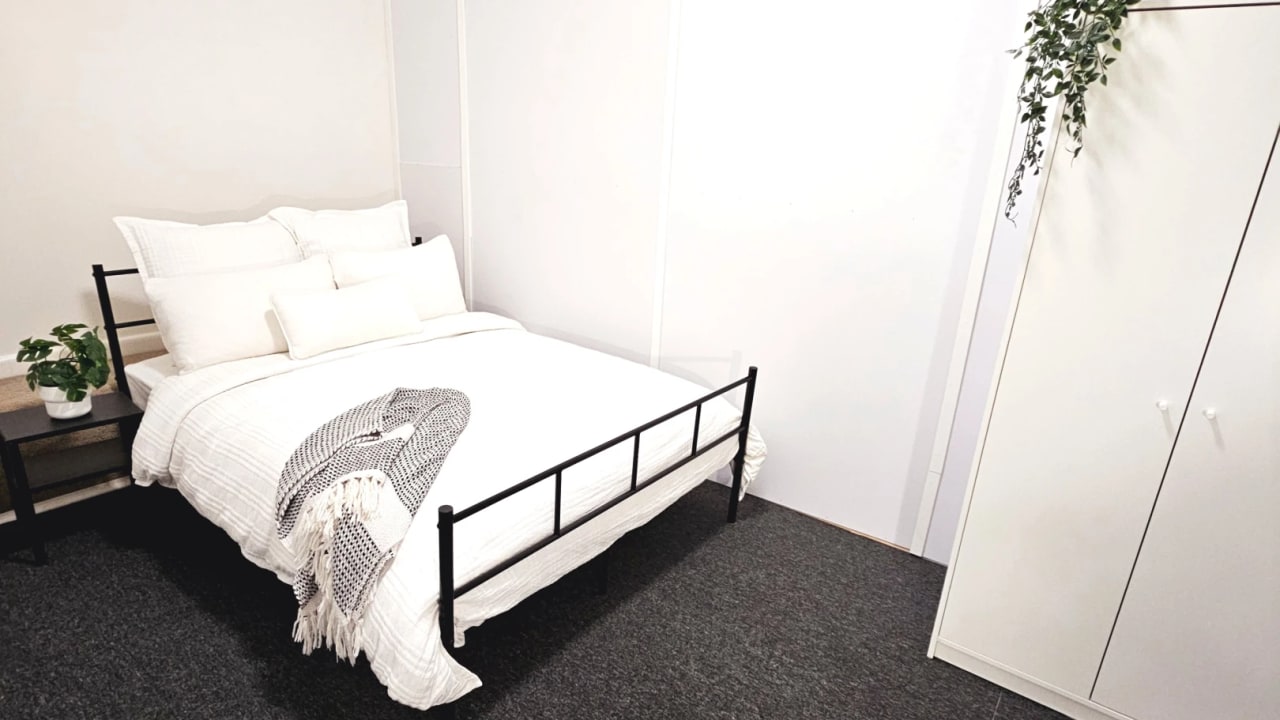 Furnished room in a flatshare