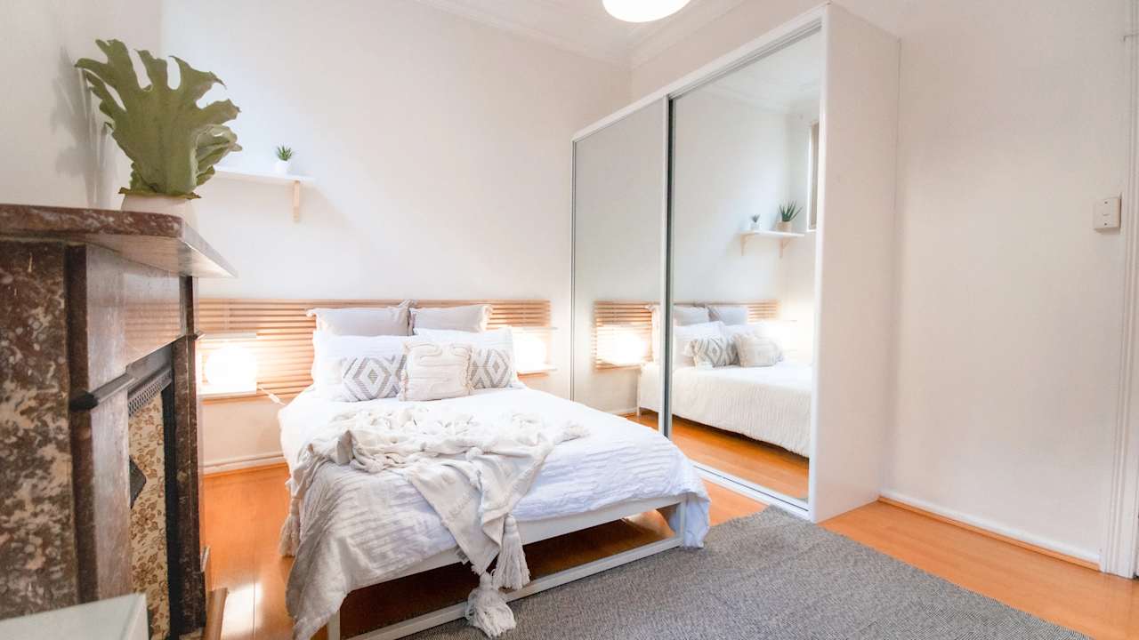 Furnished room in a share house