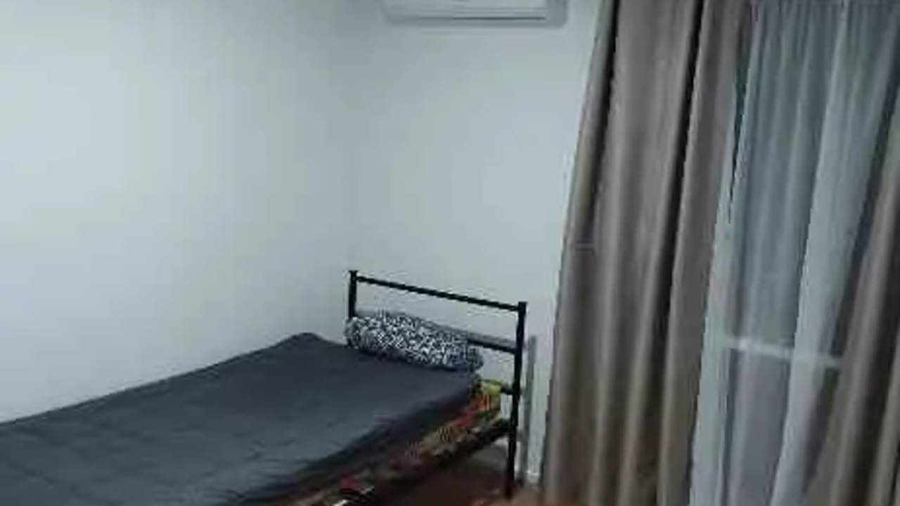 Room in a share house
