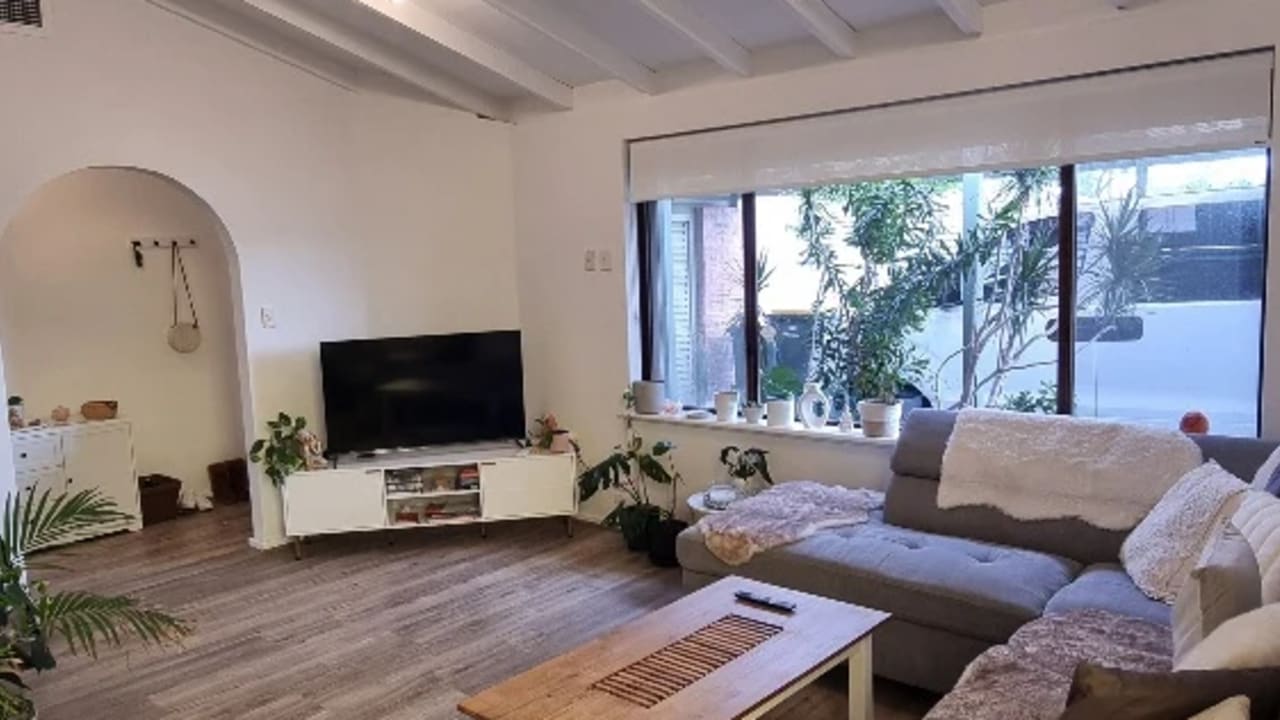 Whole property with 3 rooms for rent