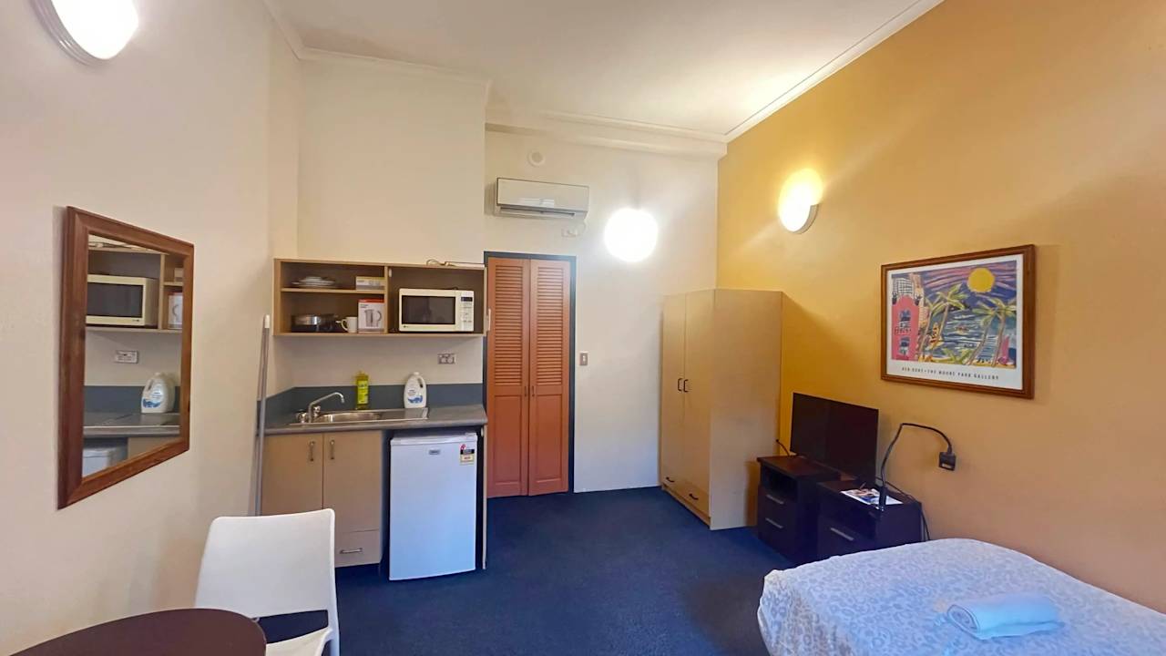Furnished room studio flat for rent