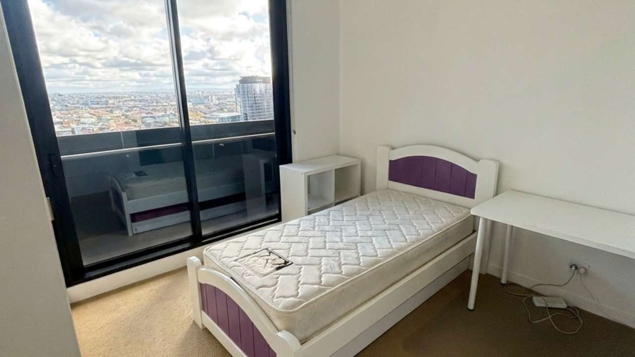 Whole property with 2 rooms for rent