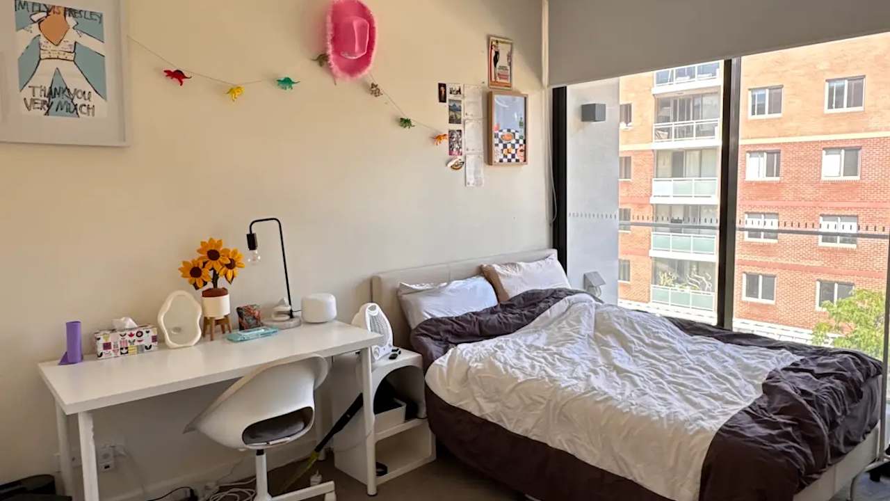 Furnished room in a flatshare